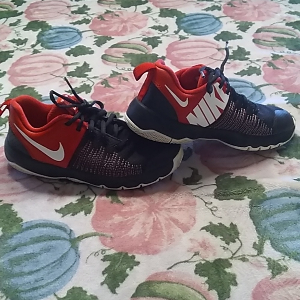 Nike boys shoes